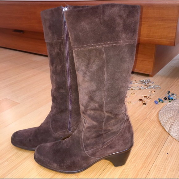 DANSKO brown suede heeled boots, sz 39, 8.5. - Picture 2 of 4